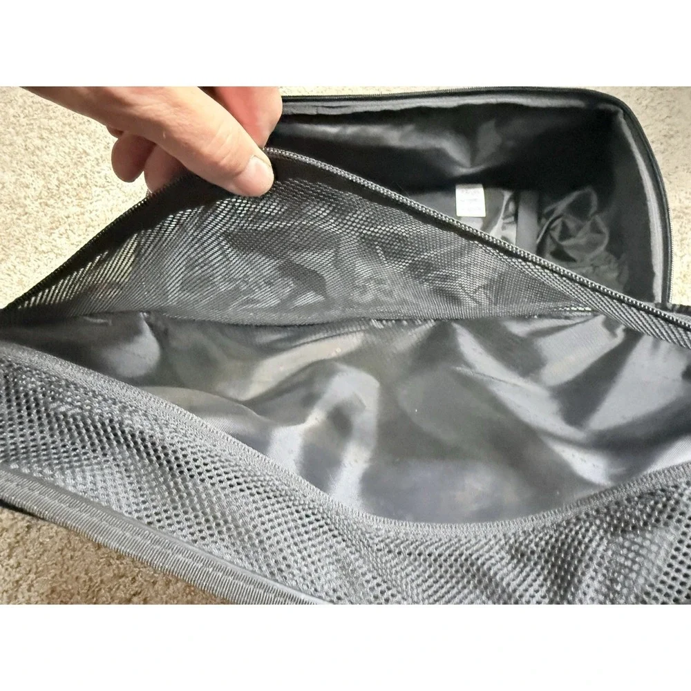 Oakley Endless Adventure Carry-On Luggage FOS901349 Tree Logo The Classic EUC